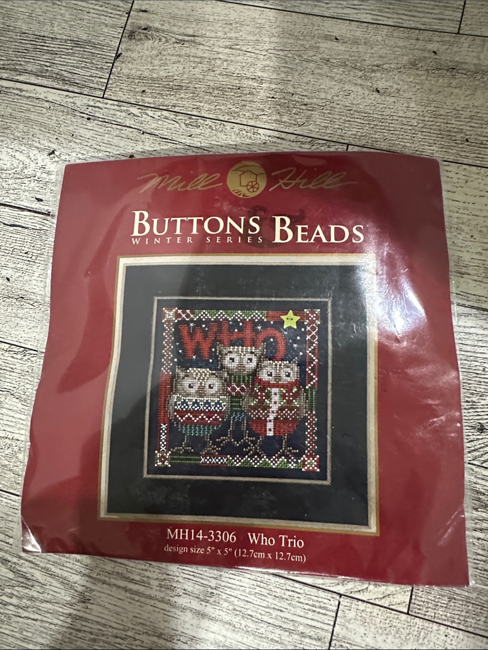 Mill Hill Buttons & Beads 'Who Trio' Winter Series Cross Stitch Kit - Red